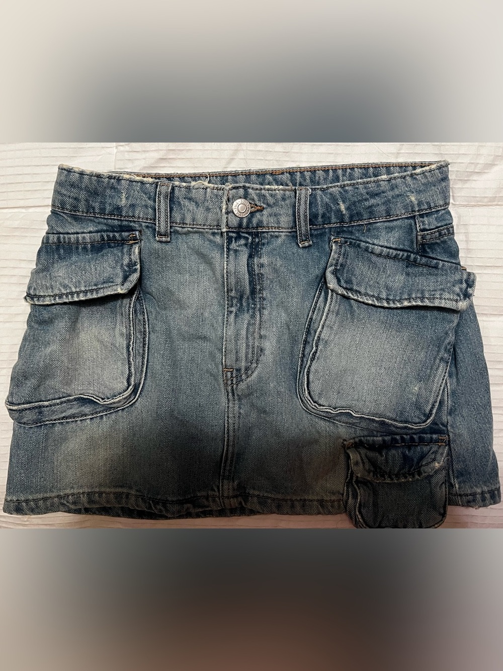 Zara  Light Blue Relaxed Denim Skirt with Patch Pockets